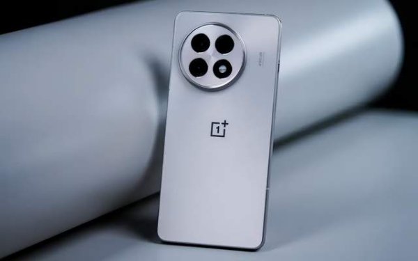 威力财 骁龙8Gen3旗舰重回低价，12GB+256GB仅售2007元，6400mAh+80W
